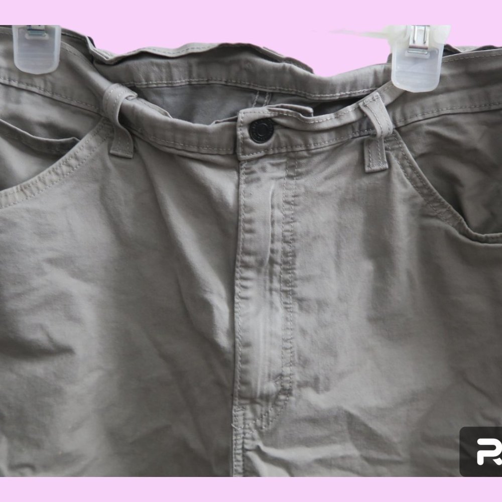 Levi's men's denim jean shorts in khaki size 38. - Picture 5 of 6